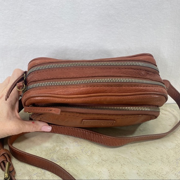 SOLD American Leather Brown Crossbody Purse Bag Adjustable Strap Cognac Tote - Picture 3 of 10